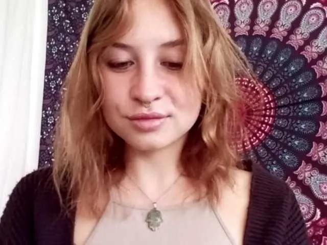AdalynGlow on BongaCams 