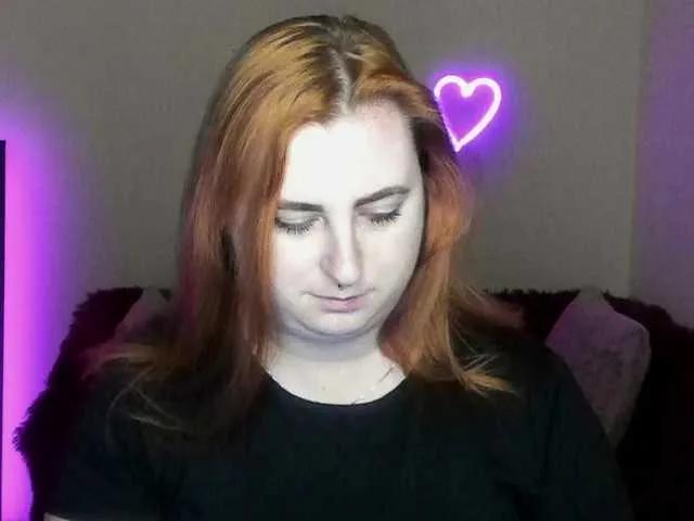 Offline Aliciaredluv on BongaCams