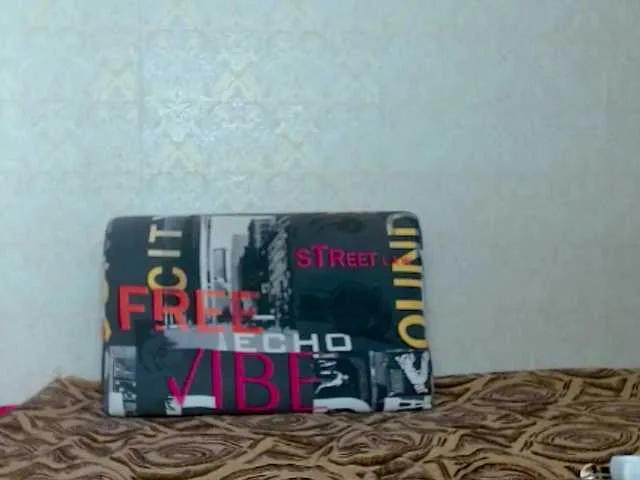 BongaCams aliiicestone is Freechat aliiicestone — Polite, cheerful people with a good sense of humor turn me on. (and my panties instantly get wet from the vibrations)