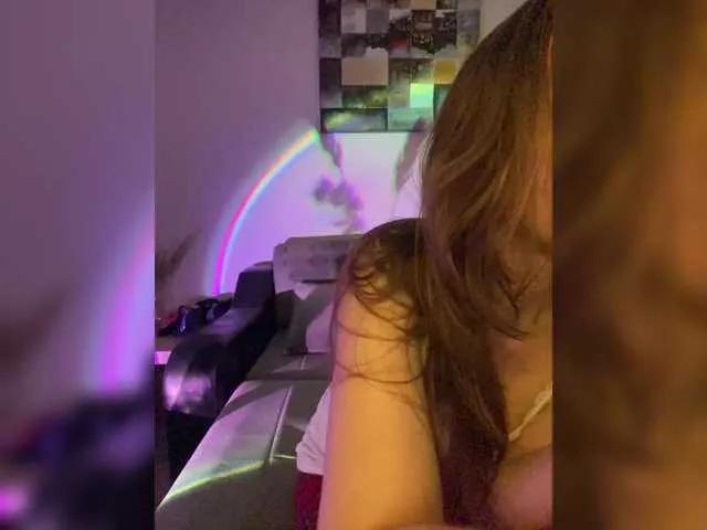 Offline Alisasqrl on BongaCams