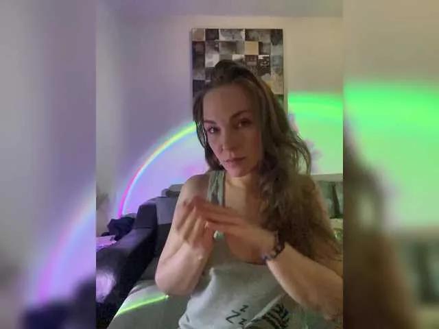 Offline Alisasqrl on BongaCams