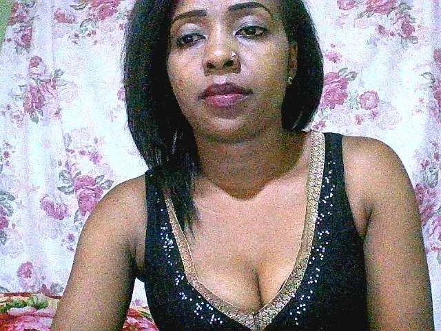 Offline Asmonah on BongaCams