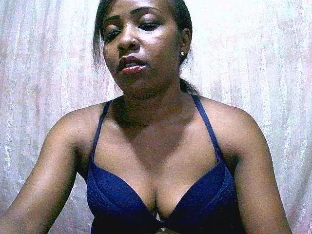 Offline Asmonah on BongaCams