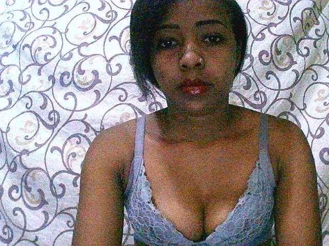 Offline Asmonah on BongaCams