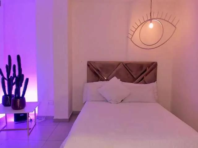 BongaCams AyshelBrown is Freechat AyshelBrown — Hi everyone, I'm Selene, I hope we can have fun, tell me what you like about my show.