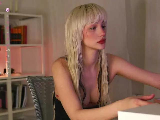 babeholly on BongaCams