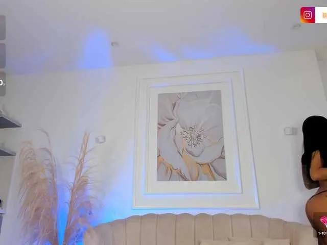 Offline BellaRossi on BongaCams