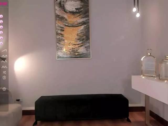 Offline BellaRossi on BongaCams