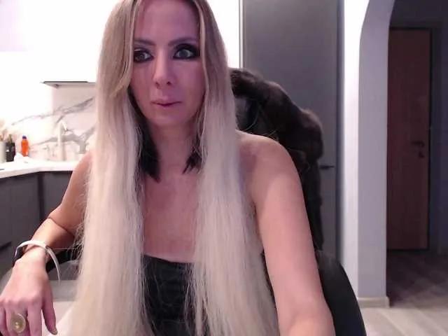Offline blondalina on BongaCams
