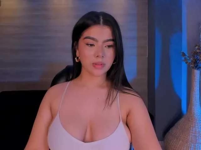 Offline CandaseRussell on BongaCams