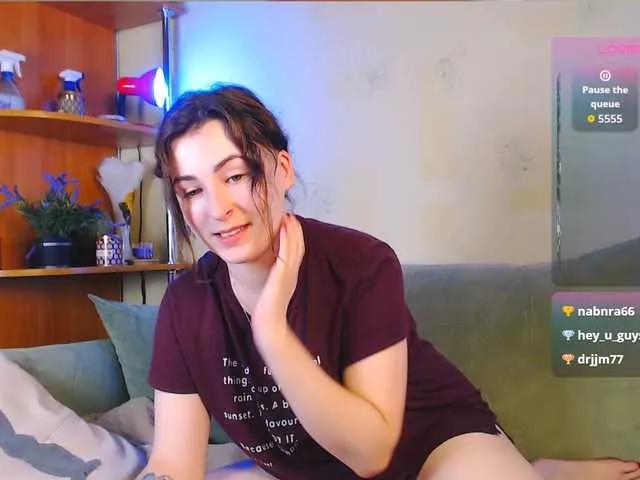 Offline Caroline1995 on BongaCams