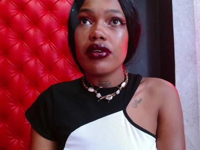 Freechat CrystalBrooke3x on BongaCams