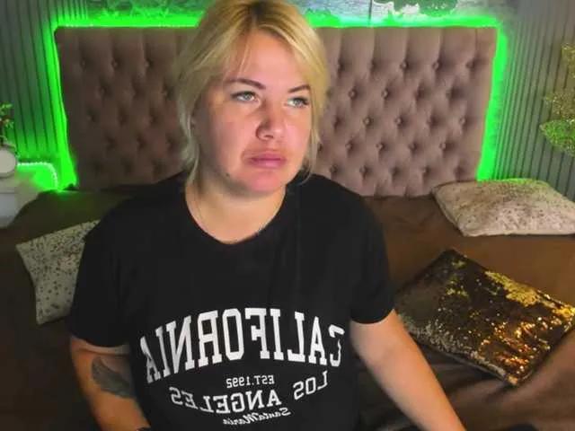 Offline CurlyDream on BongaCams