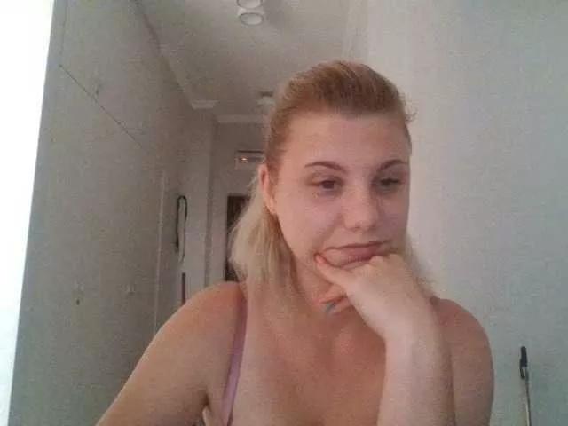 Offline Dollye on BongaCams