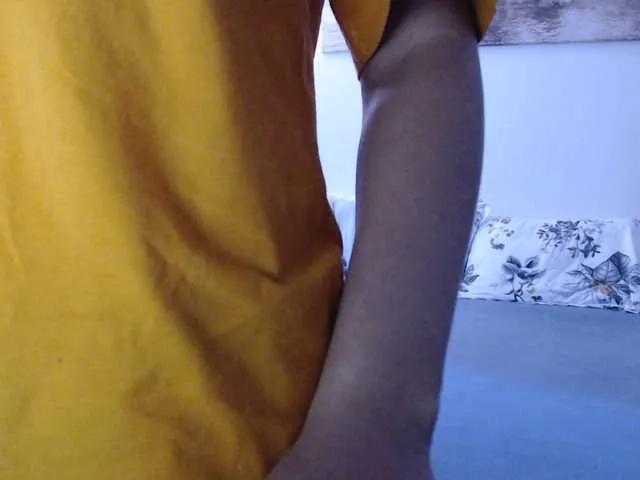 Offline Elinor21 on BongaCams