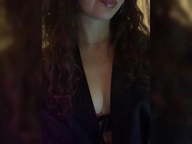 Offline FeeBee on BongaCams