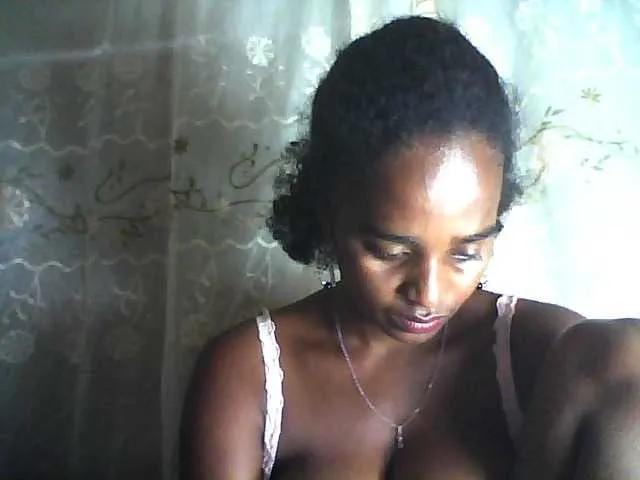 Offline Flania on BongaCams