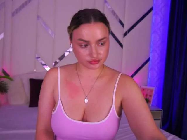 FloraGreys — It turns me on when a man is confident and knows what he wants... Especially if he wants me.
It turns me on when a man makes me feel wanted... without further ado
Slight dominance, confident hands, a look that makes your knees shake - and I'm all yours.