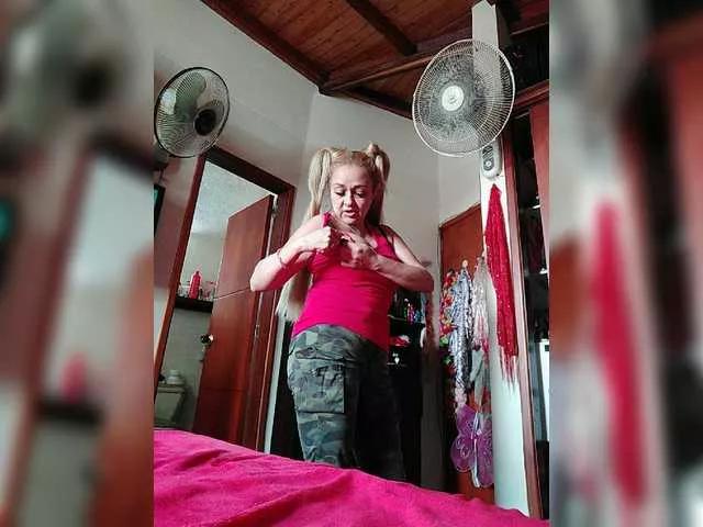 Offline Francy84 on BongaCams