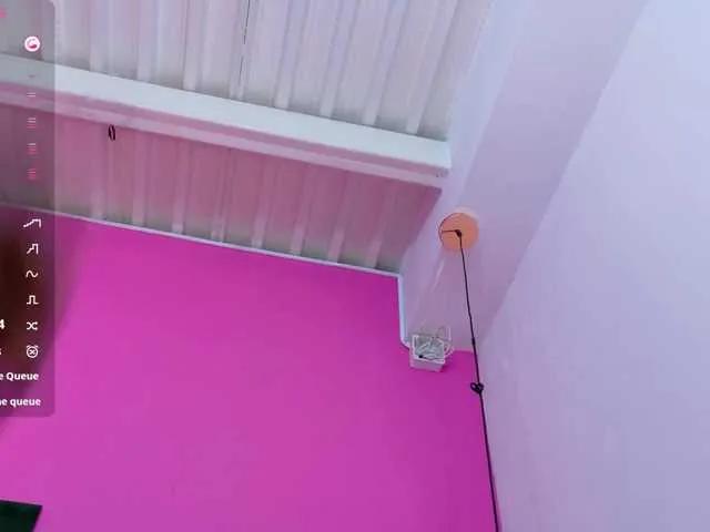 Freechat friendsmom on BongaCams