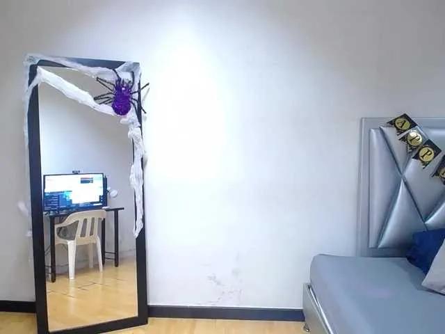 BongaCams goldenn-ass is Freechat goldenn-ass — I love people talk about my body, to touch my body and love C2C to see you cumming for me!