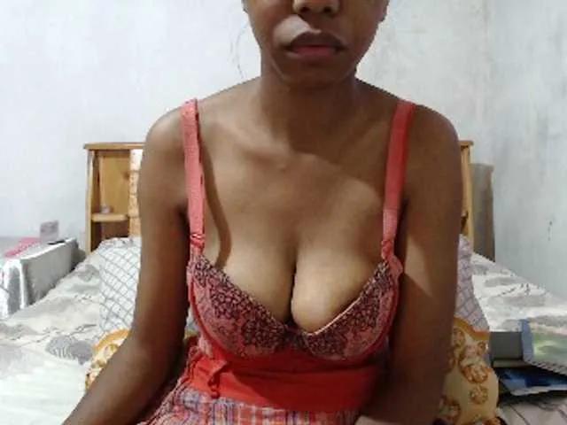 Offline Hamour on BongaCams