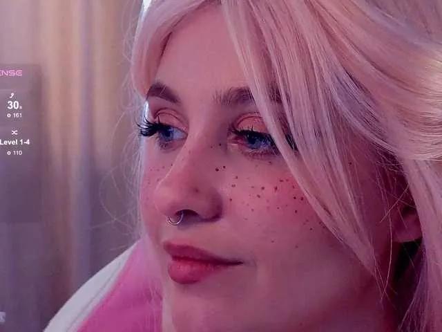 Freechat HoneyCherry on BongaCams