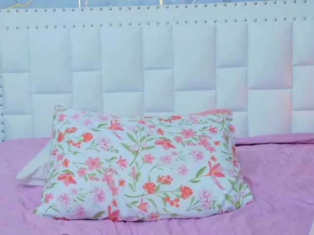 Offline Indiancutiie on BongaCams