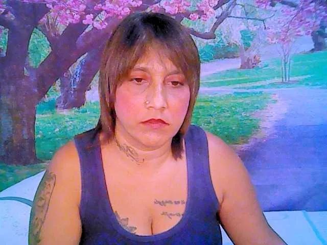 indianroxy on BongaCams 