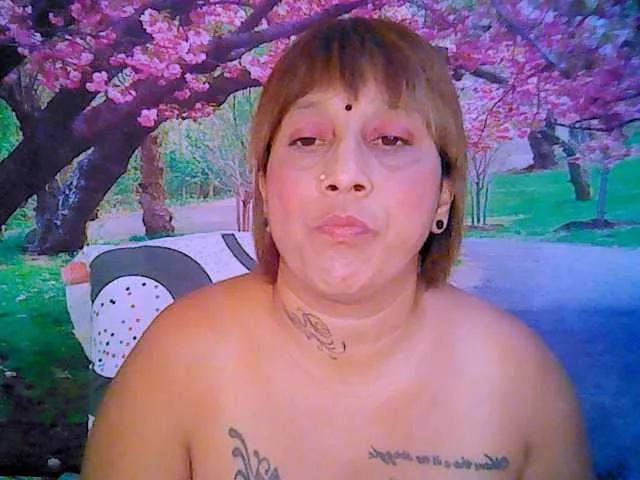 indianroxy on BongaCams 