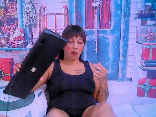 indianroxy on BongaCams 