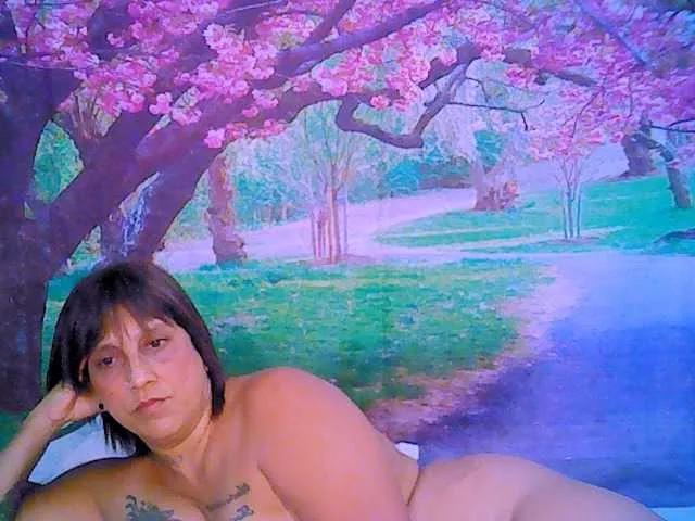 indianroxy on BongaCams 
