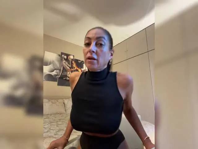 Offline IrinkaGata on BongaCams