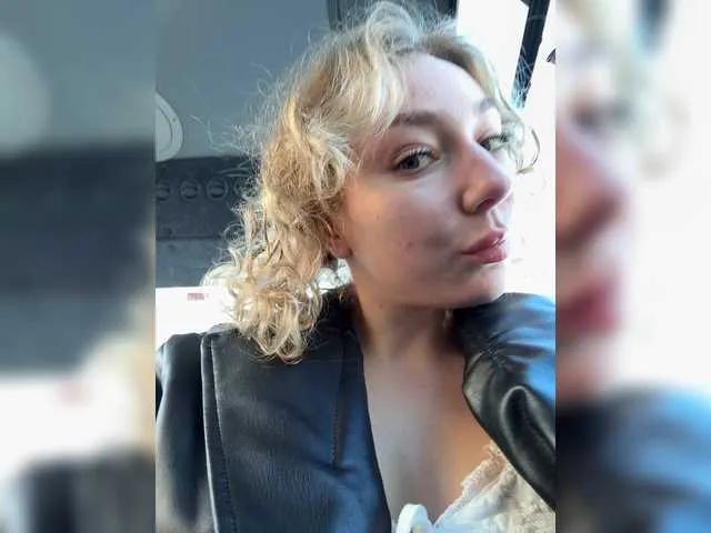 Offline Janchi- on BongaCams