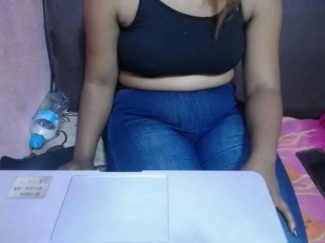 Offline jenniella on BongaCams