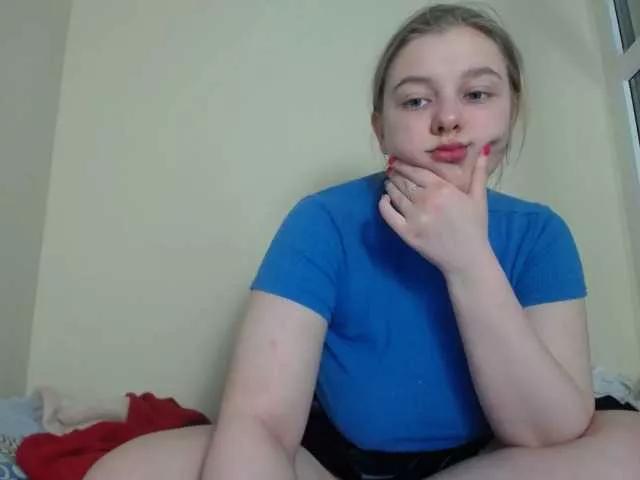 Offline jucieLussie on BongaCams
