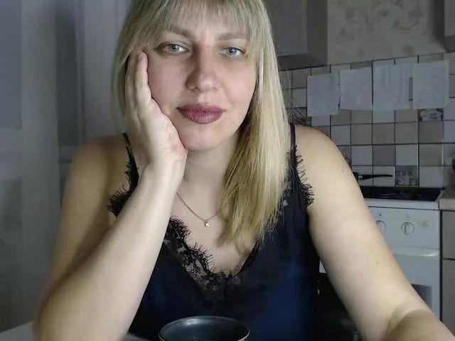 Karmella on BongaCams