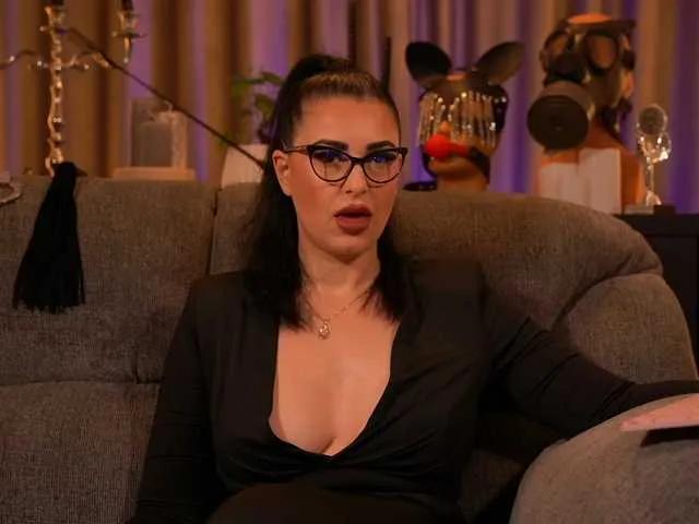 KellyKent on BongaCams