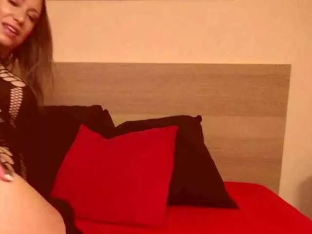 Offline KendraLux on BongaCams