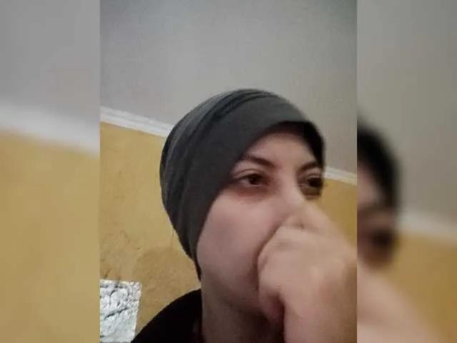 Kira700 on BongaCams