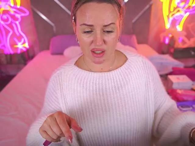 Offline KiraCandyS on BongaCams