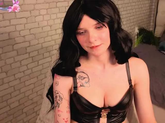 Offline KiraMountrays on BongaCams