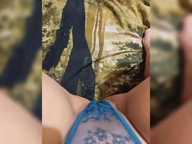 BongaCams Kiskis-s is Freechat Kiskis-s — Generosity, tenderness, flirting.