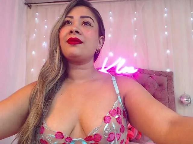 Offline KloeFernandez on BongaCams