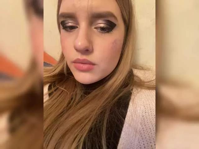 Offline L0lly-D0lly on BongaCams