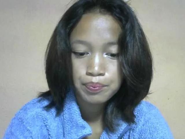 Freechat Laura1881 on BongaCams