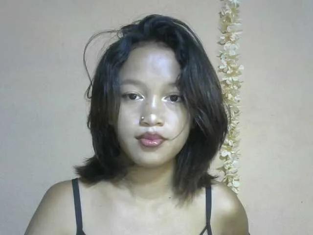 Freechat Laura1881 on BongaCams