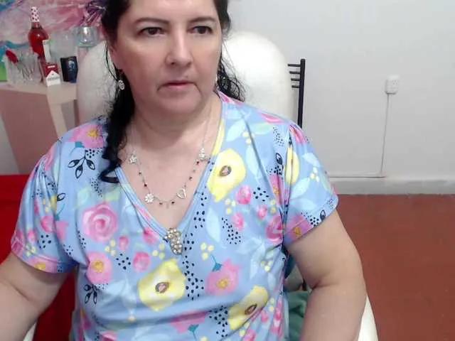 Offline leonela on BongaCams