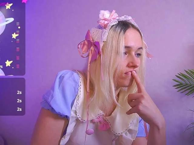 Offline LilElfie on BongaCams