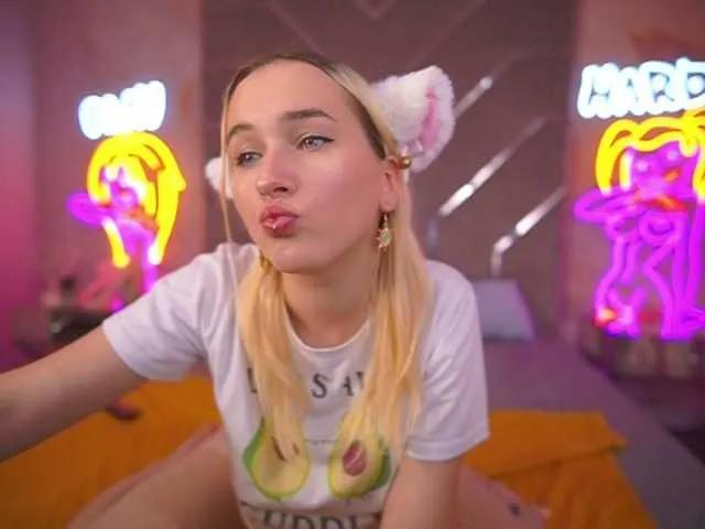 Offline LilElfie on BongaCams